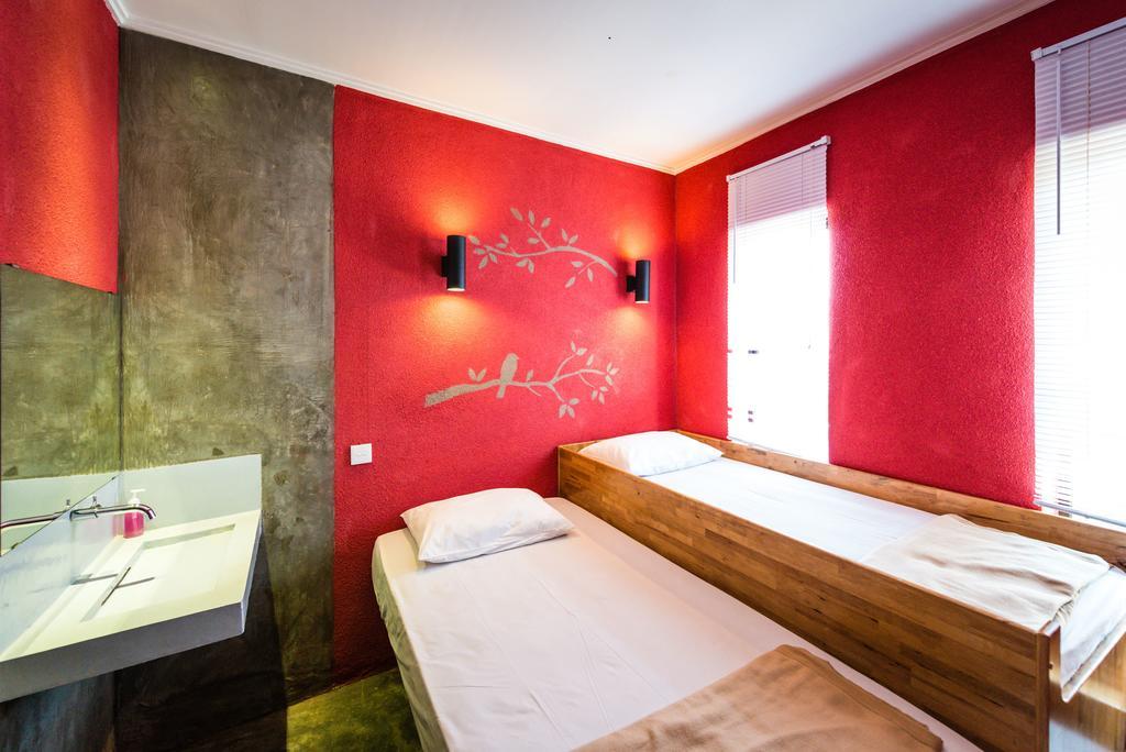 Kayun Hostel Legian Szoba fotó