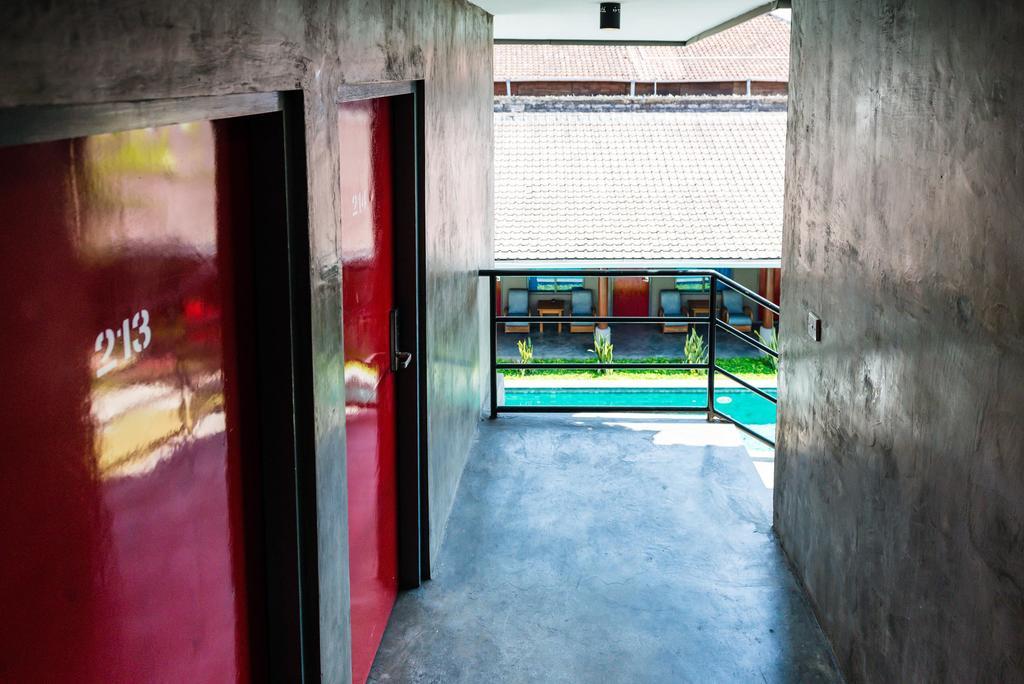 Kayun Hostel Legian Szoba fotó