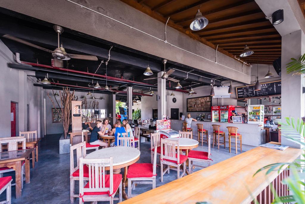 Kayun Hostel Legian Szoba fotó